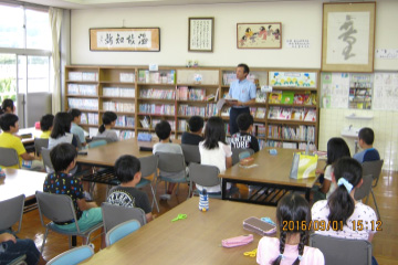 下級生にも伝えていきたい 交通安全絵本の寄贈 第一弾 三菱自動車ロジテクノ株式会社 下級生にも伝えていきたい 交通安全絵本の寄贈 第一弾 三菱自動車ロジテクノ株式会社
